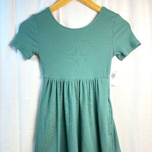 Old Navy Girls Ribbed Fit & Flare Dress – Size Medium (8)